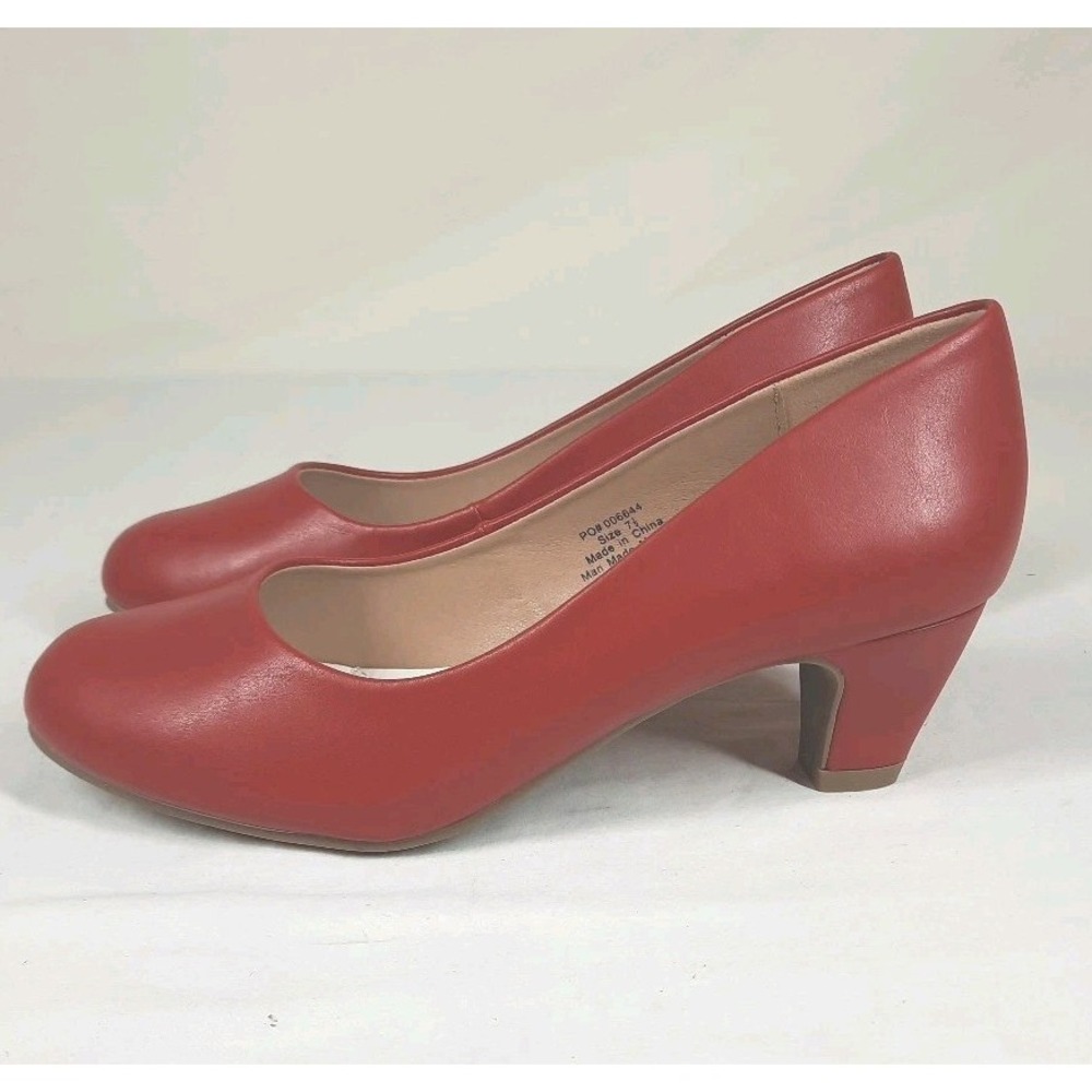 Journee Collection Luu Women's Round Toe Pumps Red Faux Leather US Size 7.5 - Picture 4 of 11